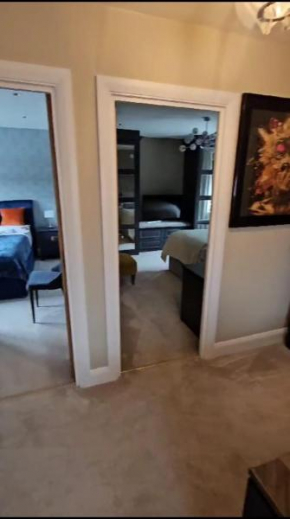 New! Cozy 3 Bedroom Retreat with Hot tub and Sauna!